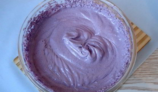 торт медовый с черничным кремом