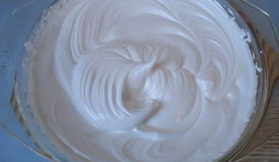 торт медовый с черничным кремом