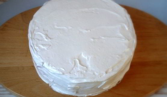 торт медовый с черничным кремом