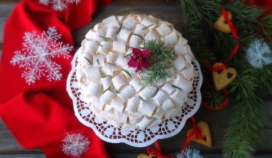 торт медовый с черничным кремом