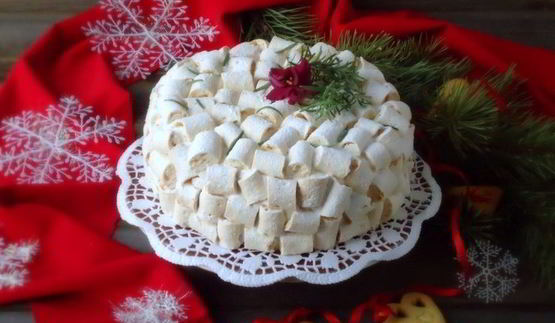 торт медовый с черничным кремом