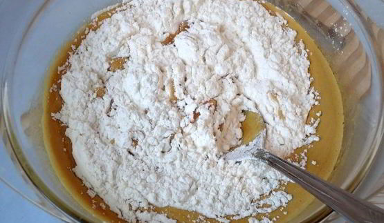 торт медовый с черничным кремом