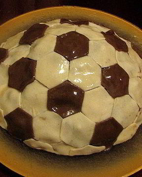 Торт Муравейник со сгущенкой и орехами