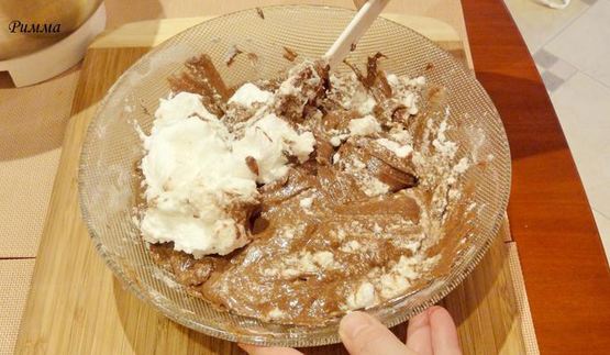 торт с белым и темным шоколадом