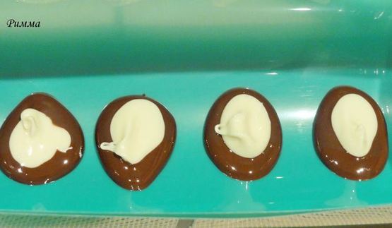 торт с белым и темным шоколадом