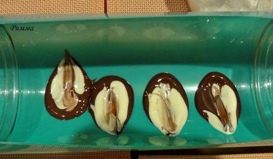 торт с белым и темным шоколадом