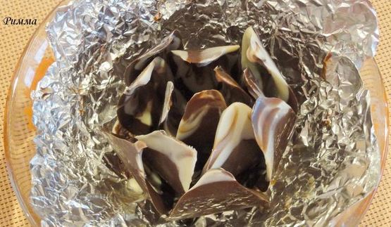 торт с белым и темным шоколадом