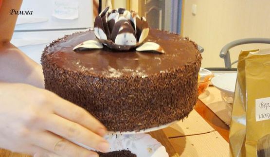 торт с белым и темным шоколадом