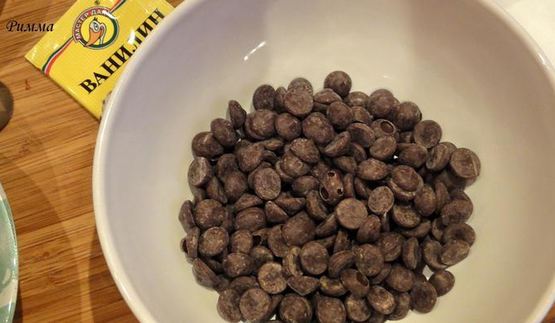 торт с белым и темным шоколадом