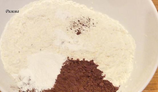 торт с белым и темным шоколадом