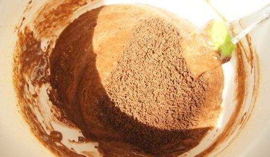 торт шоколадно-вишневый купол