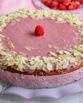 Творожно-клубничный торт