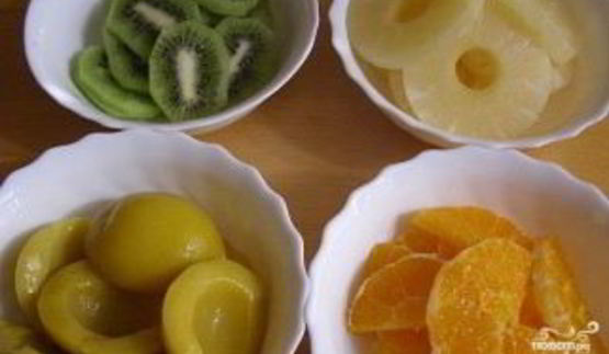 творожный торт с желе и фруктами