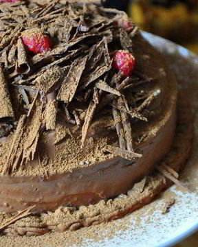 Тыквенно-шоколадный торт-купол с малиновым желе