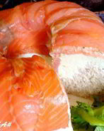 Закусочный лососево-сырный торт