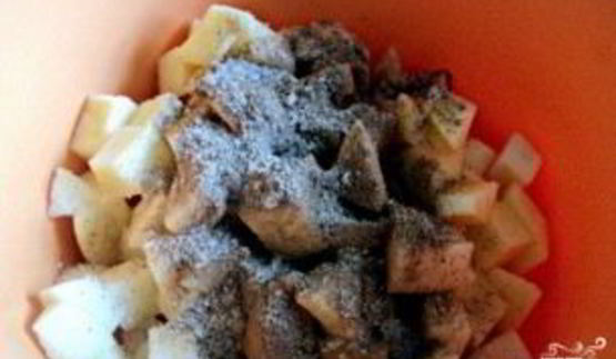 яблочный рулет