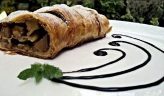 яблочный рулет