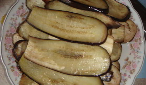 запеченные конвертики из баклажанов