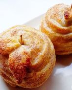 Запеченные яблоки в тесте