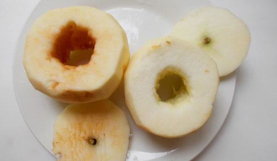 запеченные яблоки в тесте