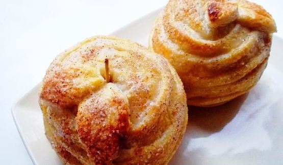 запеченные яблоки в тесте