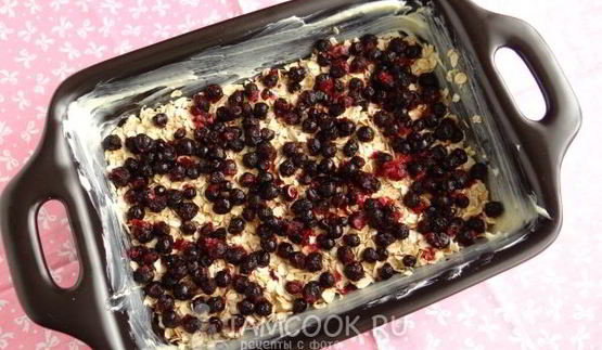 геркулесовая запеканка с черникой