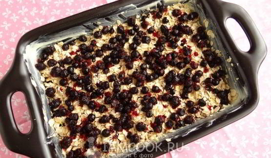 геркулесовая запеканка с черникой