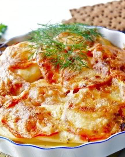Рецепт картофельной запеканки с помидорами и сыром