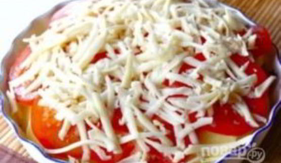 картофельная запеканка с помидорами и сыром