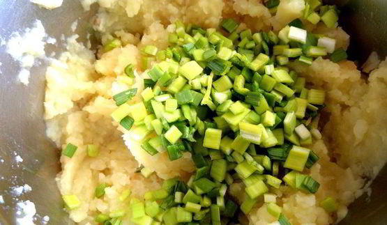 картофельная запеканка с сельдереем и фаршем