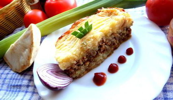 картофельная запеканка с сельдереем и фаршем