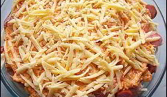 макаронная запеканка с брынзой, сосисками и охотничьими колбасками