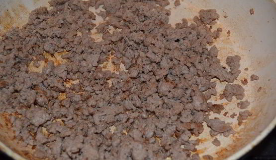 мясная запеканка с баклажанами в йогуртово-тахинном соусе