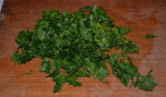 мясная запеканка с баклажанами в йогуртово-тахинном соусе