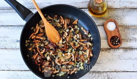 постная картофельная запеканка с грибами