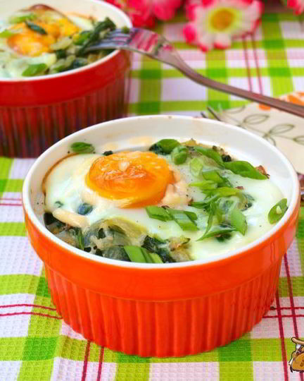 Рецепт рисовой запеканки со шпинатом и яйцом