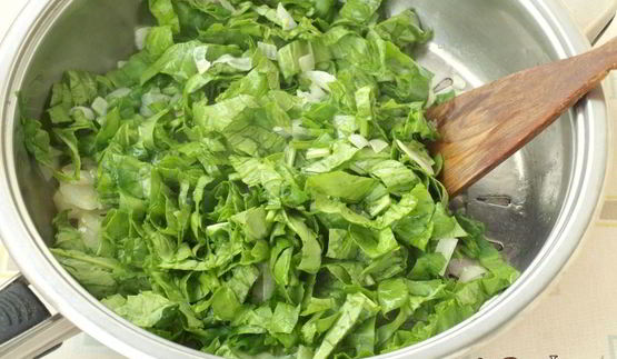 рисовая запеканка со шпинатом и яйцом