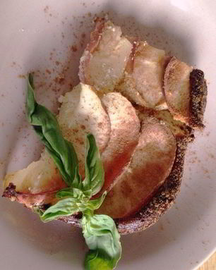 Творожная запеканка с яблоками без муки и манки