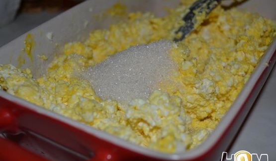 творожная запеканка с яблоком и бананом