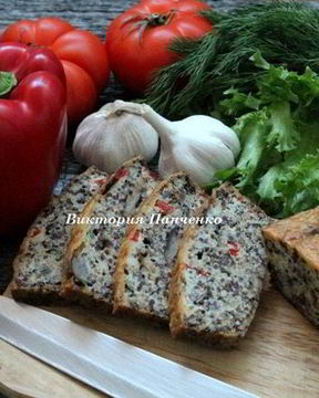 Запеканка из киноа с лесными грибами и болгарским перцем