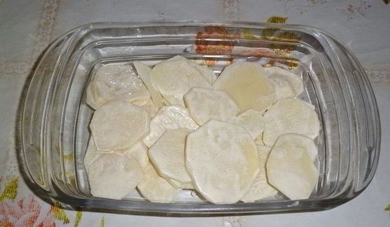 запеканка с картофелем, курицей и грибами