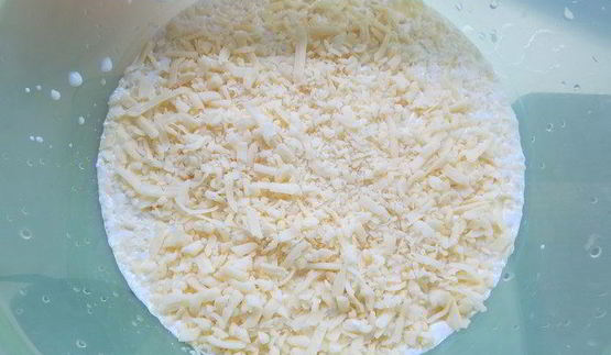 запеканка с курицей, пореем и брокколи