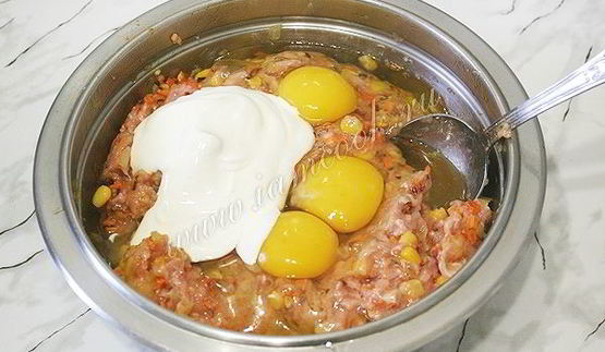 запеканка в савойской капусте с фаршем и овощами