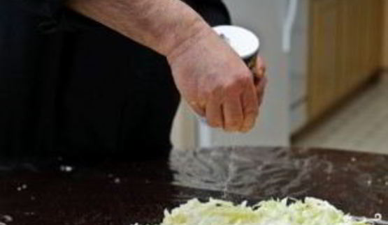 квашеная капуста в банках