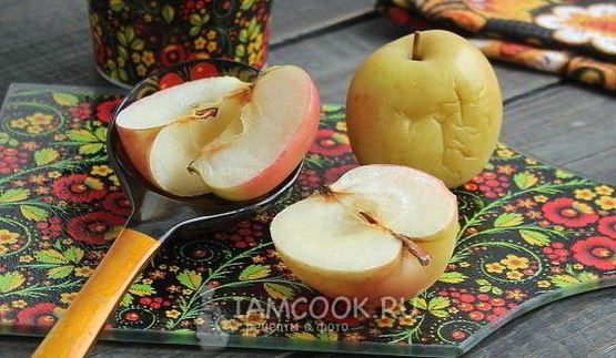 квашеные яблоки в банках