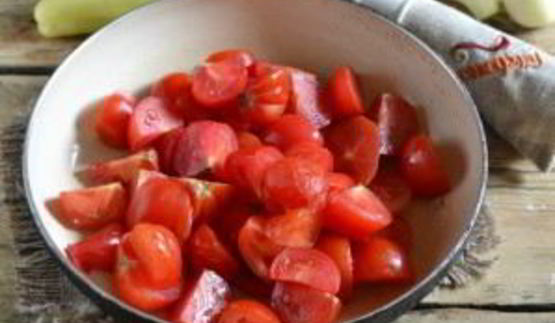 лук в томатной заливке на зиму