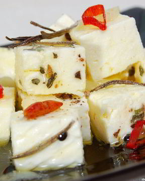 Маринованная брынза