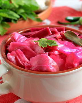Маринованная капуста со свеклой
