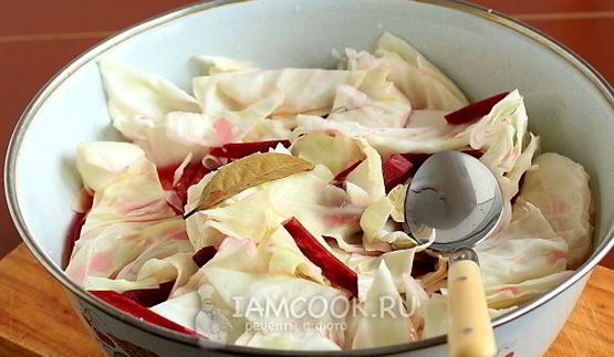 маринованная капуста со свеклой