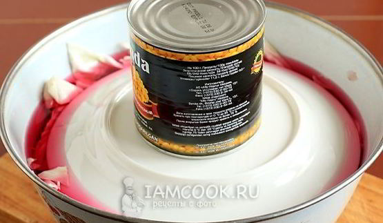 маринованная капуста со свеклой